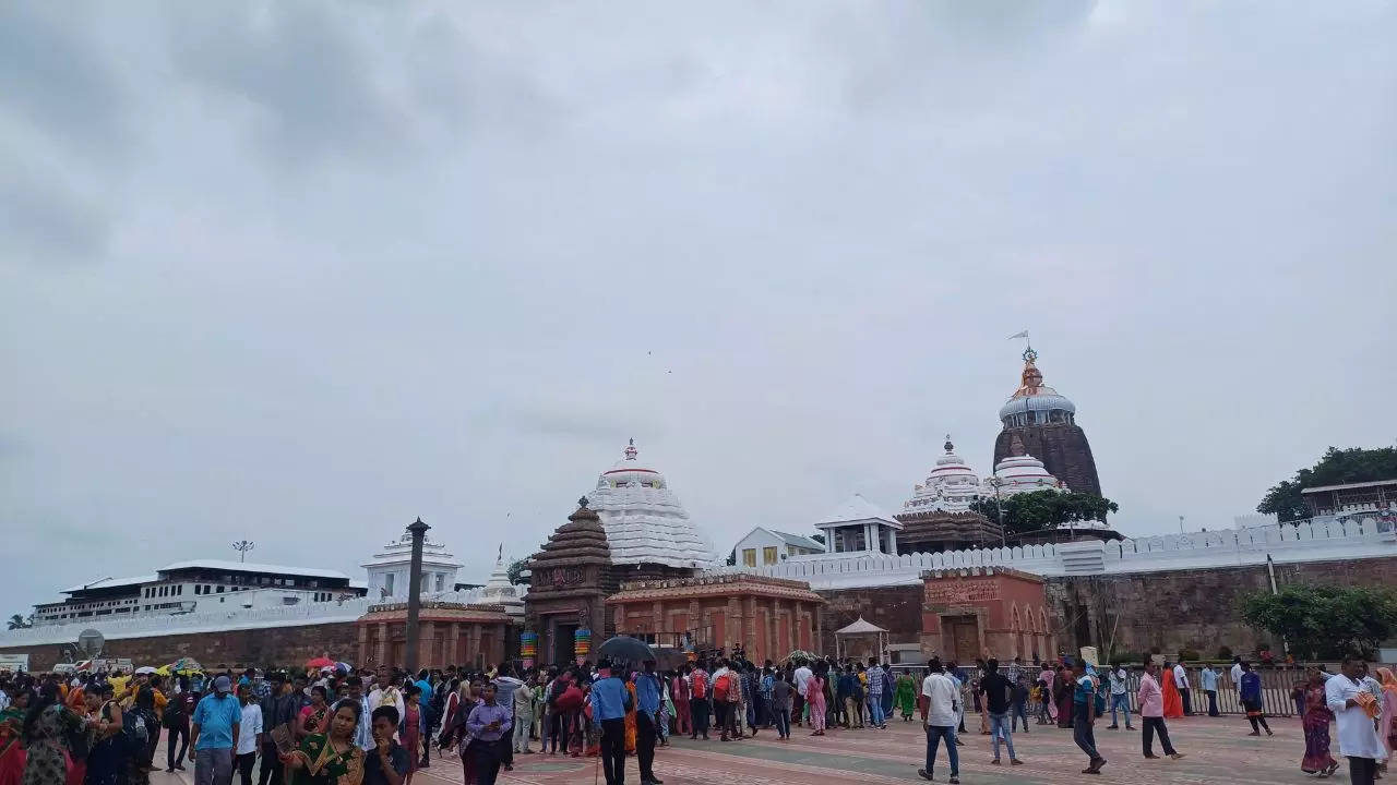 Ratna Bhandar opening: Curious devotees throng Puri Jagannath Temple